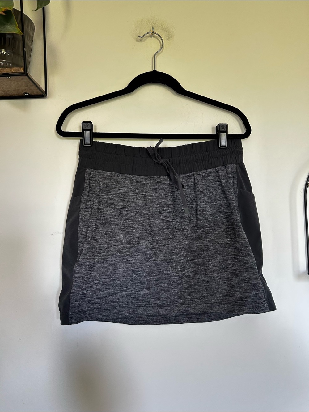 Athleta Gray Excursion Hybrid Mini Skort Skirt Athletic Size Small